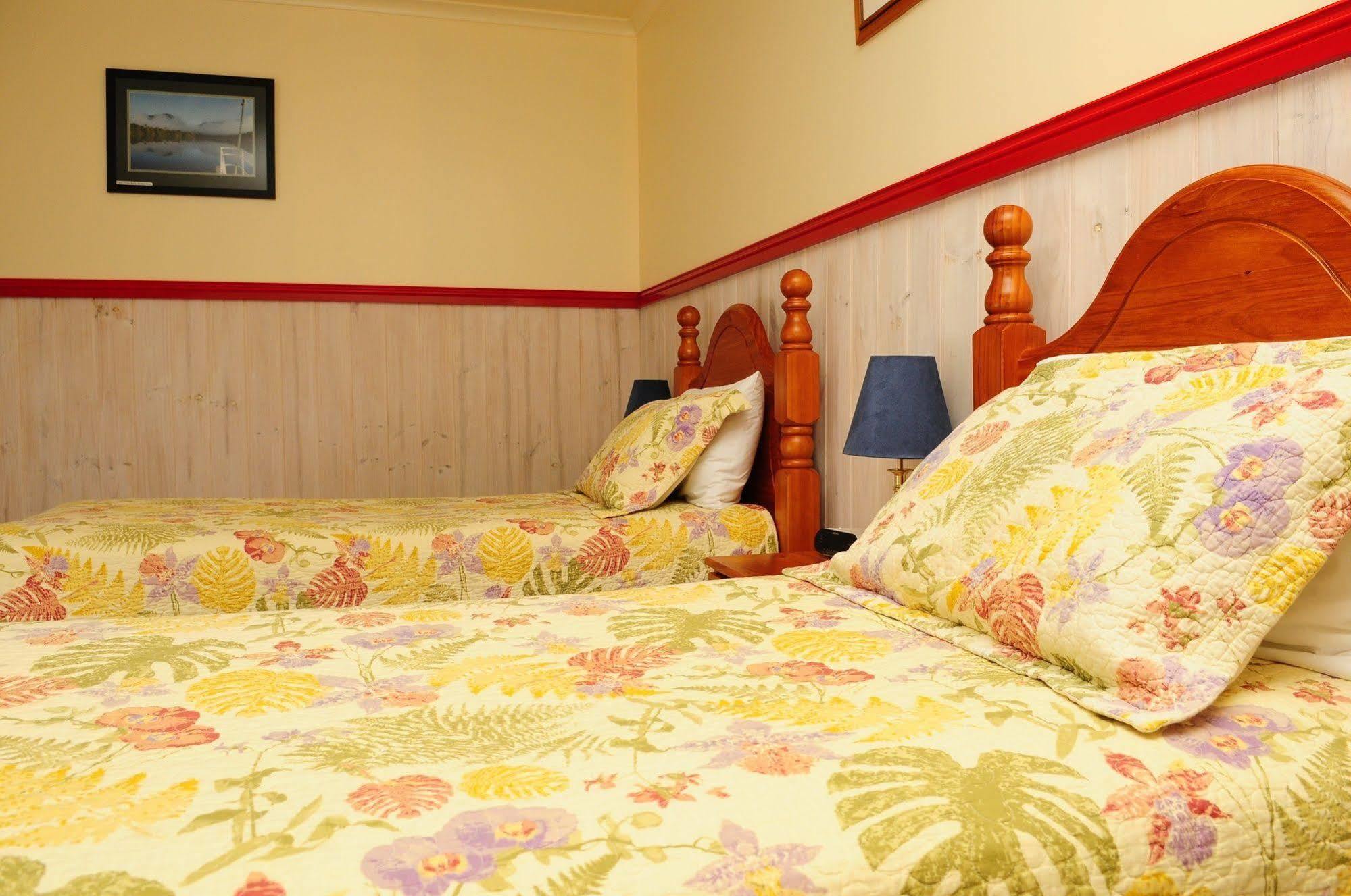 The Crays Accommodation Strahan Esterno foto