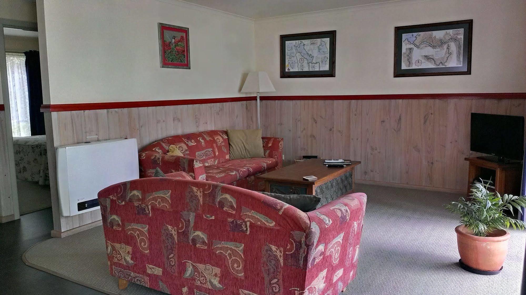 The Crays Accommodation Strahan Esterno foto