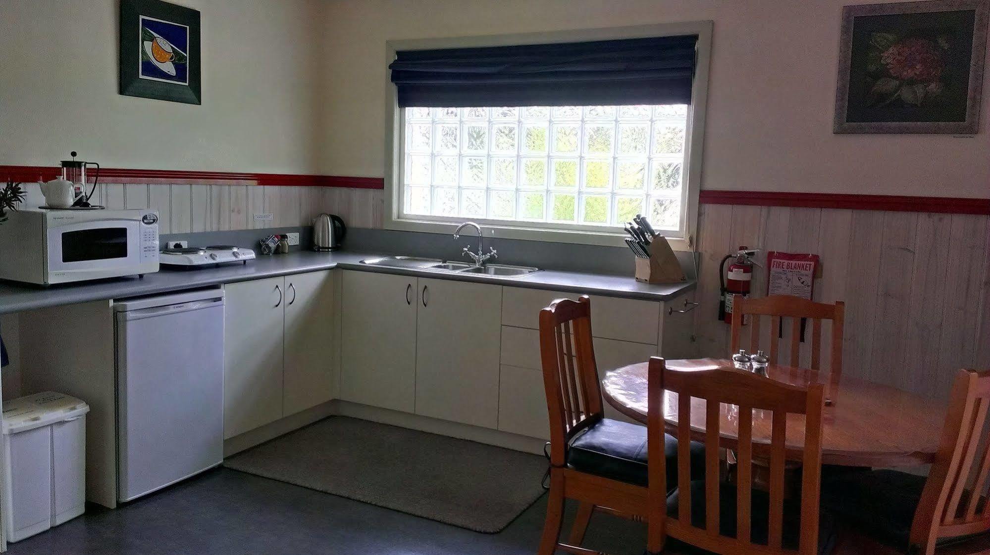 The Crays Accommodation Strahan Esterno foto