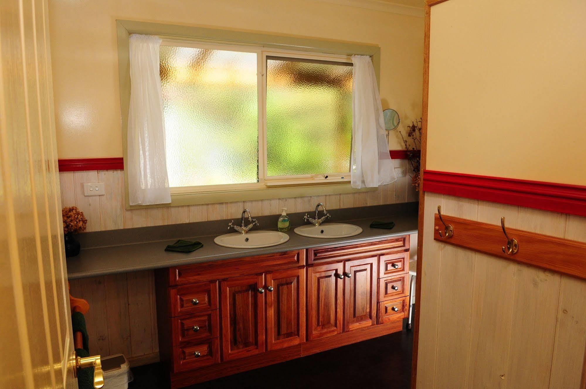 The Crays Accommodation Strahan Esterno foto